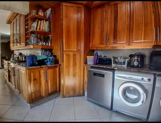 4 BEDROOM HOUSE FOR SALE IN RUIMSIG